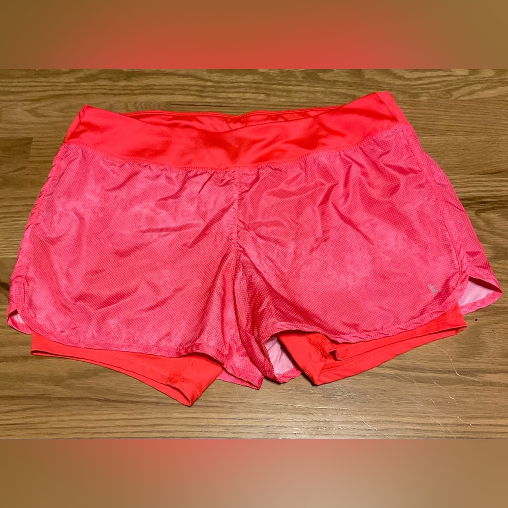 Women's Danskin Now Semi Fitted Athletic Workout Shorts. Attached Fitted Shorts.